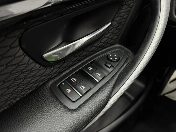 BMW 3 серии VI (F3x) Рестайлинг с пробегом 2017 года, цена 2 450 000 рублей, 134221 км, седан, Автокод Объявления