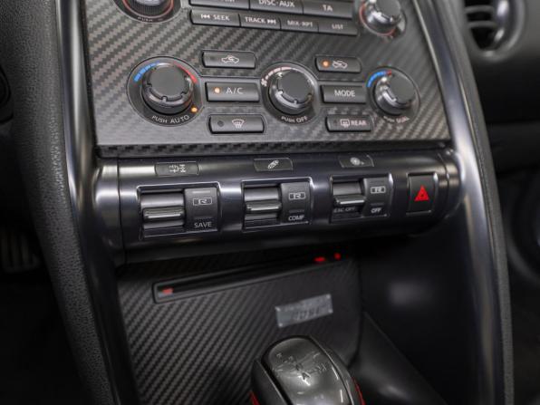 Nissan GT-R I Рестайлинг 1 с пробегом 2011 года, цена 7 150 000 рублей, 39100 км, купе, Автокод Объявления