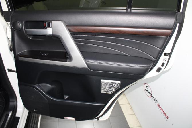 Toyota Land Cruiser 200 Series Рестайлинг 2 с пробегом 2019 года, цена 8 700 000 рублей, 102400 км, внедорожник, Автокод Объявления