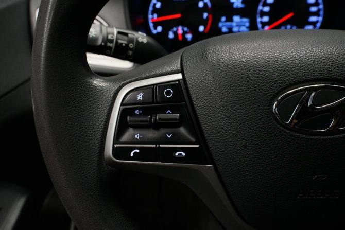 Hyundai Solaris II Рестайлинг с пробегом 2021 года, цена 1 365 000 рублей, 180000 км, седан, Автокод Объявления