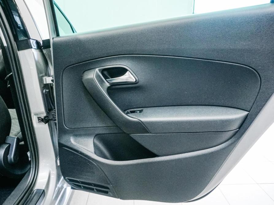 Volkswagen Polo V Рестайлинг Красноярск  - изображение 27