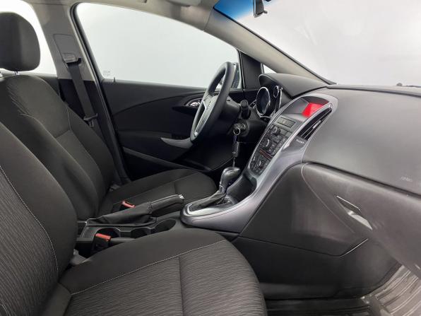 Opel Astra J Рестайлинг с пробегом 2013 года, цена 949 000 рублей, 94363 км, седан, Автокод Объявления