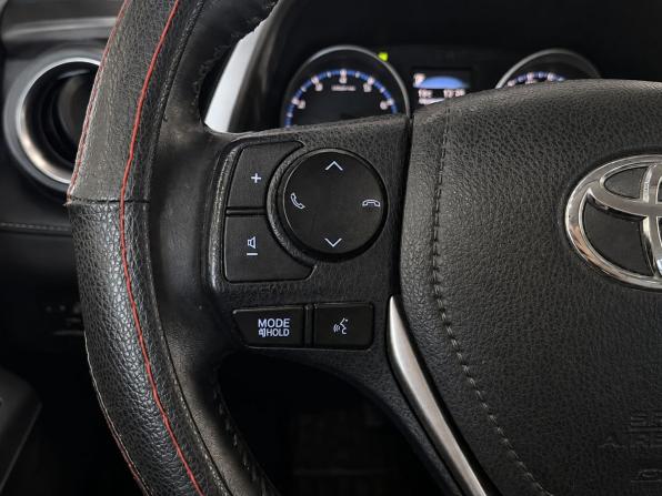 Toyota RAV4 IV (XA40) Рестайлинг с пробегом 2015 года, цена 1 879 000 рублей, 248761 км, внедорожник, Автокод Объявления