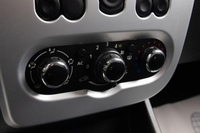 Renault Sandero II с пробегом 2014 года, цена 739 000 рублей, 106000 км, хэтчбек, Автокод Объявления