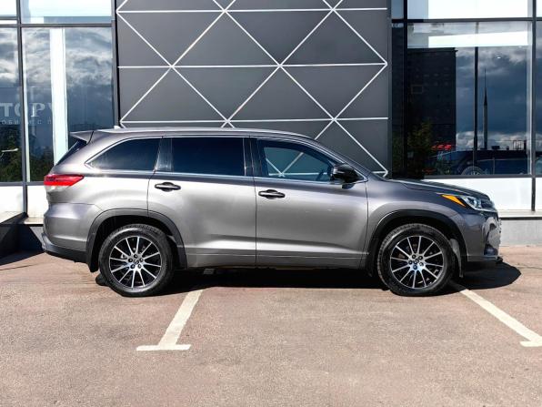 Toyota Highlander III (XU50) Рестайлинг с пробегом 2018 года, цена 2 799 000 рублей, 207153 км, внедорожник, Автокод Объявления