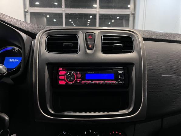 Renault Sandero II с пробегом 2015 года, цена 835 000 рублей, 136523 км, хэтчбек, Автокод Объявления