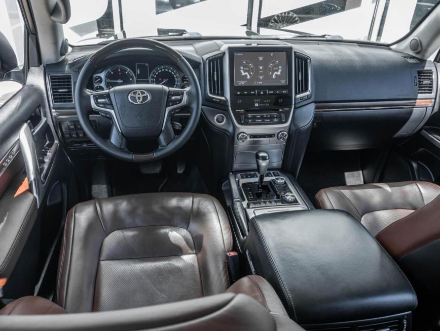 Toyota Land Cruiser 200 Series Рестайлинг 2 Ставрополь  - изображение 6