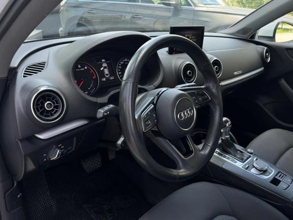 Audi A3 III (8V) Рестайлинг с пробегом 2019 года, цена 2 350 000 рублей, 40275 км, седан, Автокод Объявления