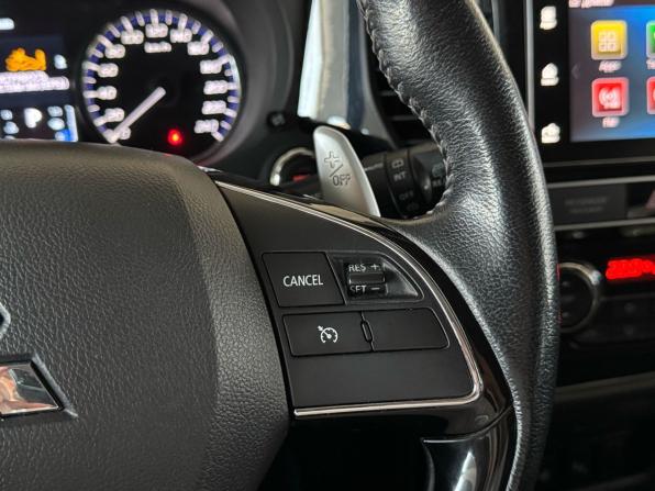 Mitsubishi Outlander III Рестайлинг 3 с пробегом 2018 года, цена 2 335 000 рублей, 99359 км, внедорожник, Автокод Объявления