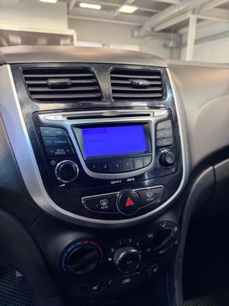 Hyundai Solaris I с пробегом 2012 года, цена 899 000 рублей, 118419 км, седан, Автокод Объявления