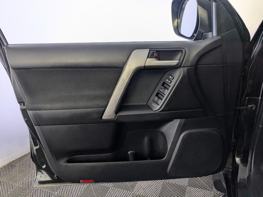 Toyota Land Cruiser Prado 150 Series Рестайлинг 2 Москва  - изображение 17