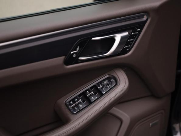 Porsche Macan I Рестайлинг с пробегом 2019 года, цена 4 100 000 рублей, 72323 км, внедорожник, Автокод Объявления