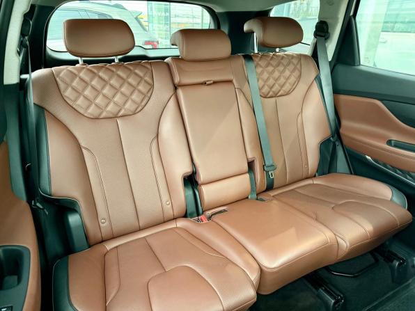 Hyundai Santa Fe IV Рестайлинг с пробегом 2022 года, цена 3 995 000 рублей, 33677 км, внедорожник, Автокод Объявления