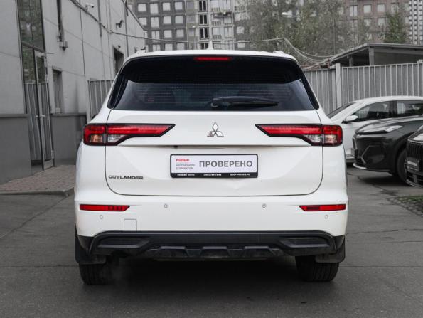 Mitsubishi Outlander IV с пробегом 2022 года, цена 2 850 000 рублей, 145016 км, внедорожник, Автокод Объявления