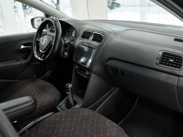 Volkswagen Polo V Рестайлинг с пробегом 2017 года, цена 1 070 000 рублей, 134896 км, седан, Автокод Объявления