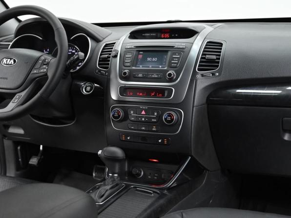 Kia Sorento II Рестайлинг с пробегом 2017 года, цена 1 699 000 рублей, 129000 км, внедорожник, Автокод Объявления