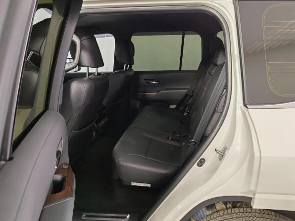 Toyota Land Cruiser 300 Series с пробегом 2022 года, цена 8 899 000 рублей, 104712 км, внедорожник, Автокод Объявления