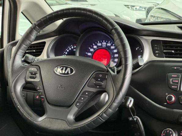 Kia Ceed II Рестайлинг с пробегом 2018 года, цена 1 400 000 рублей, 101068 км, универсал, Автокод Объявления