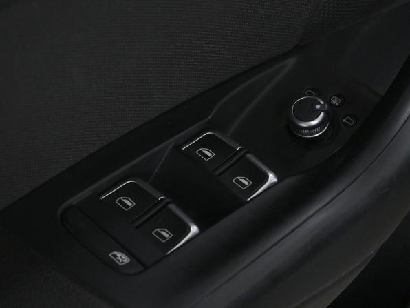 Audi Q3 I (8U) Рестайлинг с пробегом 2015 года, цена 1 290 000 рублей, 150661 км, внедорожник, Автокод Объявления