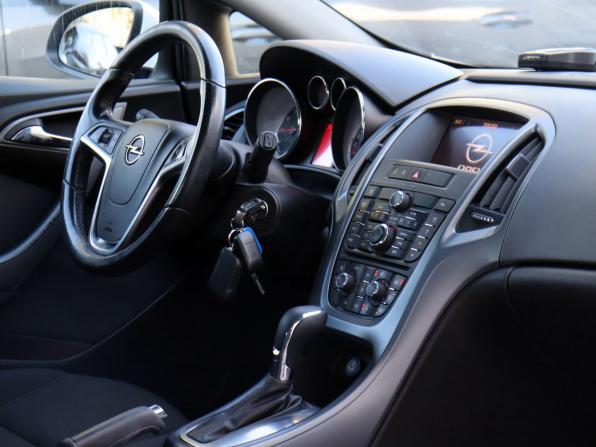 Opel Astra J Рестайлинг с пробегом 2013 года, цена 970 000 рублей, 126846 км, хэтчбек, Автокод Объявления