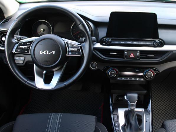 Kia Cerato IV Рестайлинг с пробегом 2022 года, цена 2 429 000 рублей, 33855 км, седан, Автокод Объявления