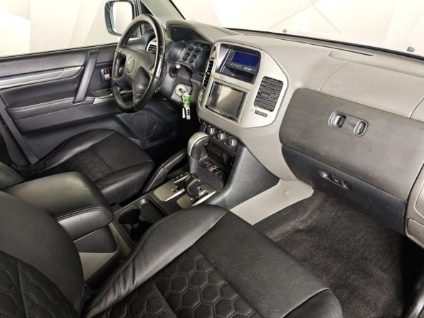 Mitsubishi Pajero III Рестайлинг с пробегом 2005 года, цена 847 000 рублей, 308784 км, внедорожник, Автокод Объявления