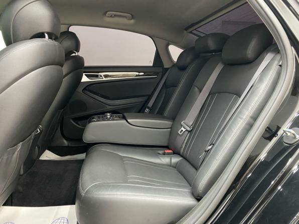 Hyundai Genesis II с пробегом 2015 года, цена 1 980 000 рублей, 188763 км, седан, Автокод Объявления