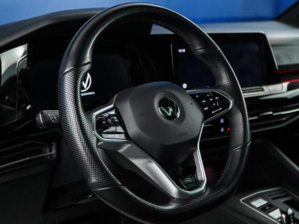 Volkswagen Golf VIII с пробегом 2021 года, цена 2 797 434 рубля, 48807 км, хэтчбек, Автокод Объявления