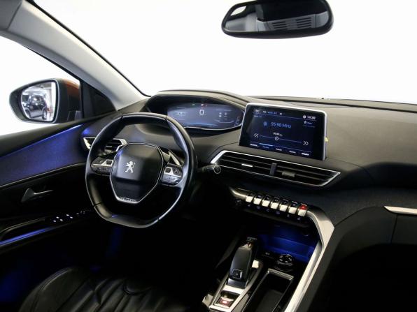 Peugeot 3008 II с пробегом 2017 года, цена 1 650 000 рублей, 160000 км, внедорожник, Автокод Объявления