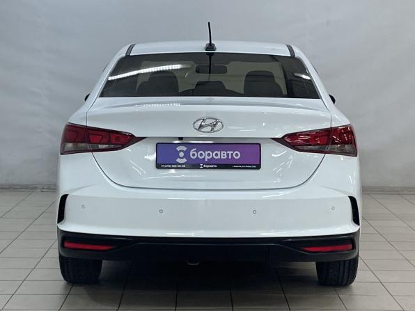 Hyundai Solaris II Рестайлинг с пробегом 2021 года, цена 1 649 000 рублей, 52617 км, седан, Автокод Объявления