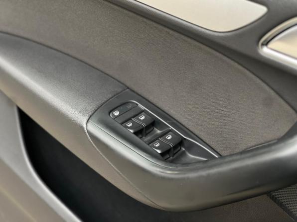 Audi Q3 I (8U) Рестайлинг с пробегом 2015 года, цена 1 799 000 рублей, 225000 км, внедорожник, Автокод Объявления