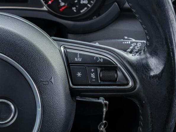 Audi A1 I (8X) с пробегом 2012 года, цена 998 000 рублей, 206284 км, хэтчбек, Автокод Объявления