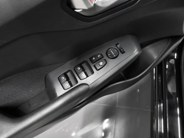 Hyundai Solaris II с пробегом 2018 года, цена 1 195 000 рублей, 131425 км, седан, Автокод Объявления