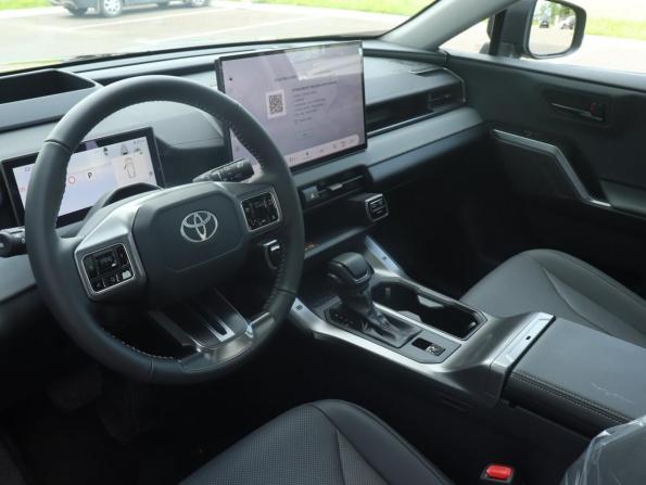 Toyota Wildlander II с пробегом 2026 года, цена 4 270 000 рублей, 10 км, внедорожник, Автокод Объявления