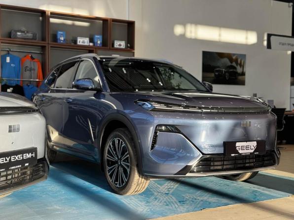 Новый Geely EX5 EM-i 2026 года, цена 3 969 990 рублей, внедорожник, Автокод Объявления