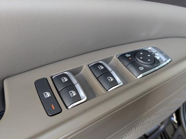 Kia Carnival IV Рестайлинг с пробегом 2024 года, цена 6 000 000 рублей, 19576 км, минивэн, Автокод Объявления