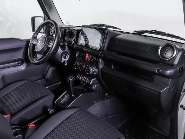 Suzuki Jimny IV с пробегом 2025 года, цена 3 390 000 рублей, 7757 км, внедорожник, Автокод Объявления