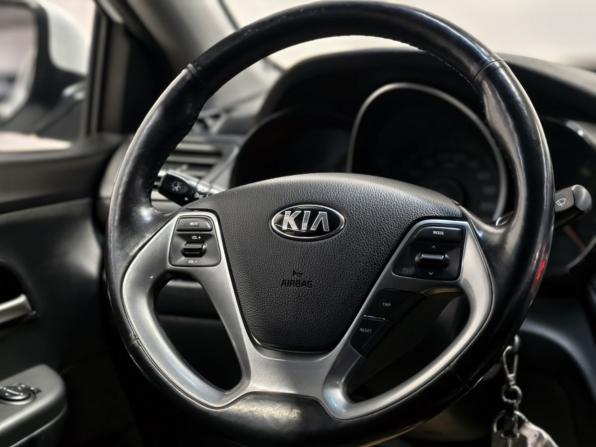 Kia Rio III Рестайлинг с пробегом 2016 года, цена 794 600 рублей, 174467 км, седан, Автокод Объявления