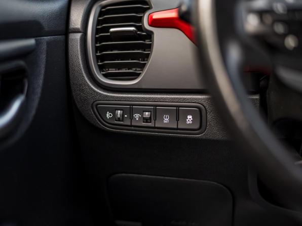 Kia Rio IV Рестайлинг с пробегом 2021 года, цена 1 670 000 рублей, 80541 км, хэтчбек, Автокод Объявления
