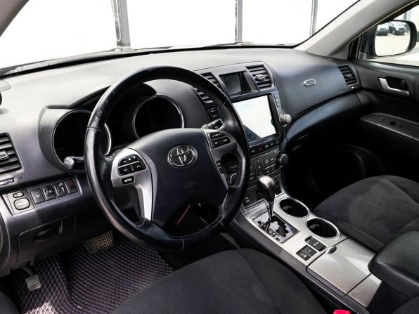 Toyota Highlander II (XU40) Рестайлинг с пробегом 2012 года, цена 2 050 000 рублей, 239123 км, внедорожник, Автокод Объявления