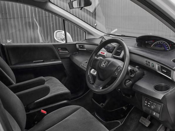 Honda Freed I с пробегом 2011 года, цена 1 050 000 рублей, 154180 км, компактвэн, Автокод Объявления