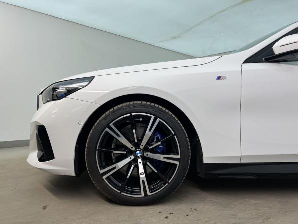 BMW 5 серии VIII (G60/G61/G68) с пробегом 2023 года, цена 7 770 000 рублей, 12800 км, седан, Автокод Объявления