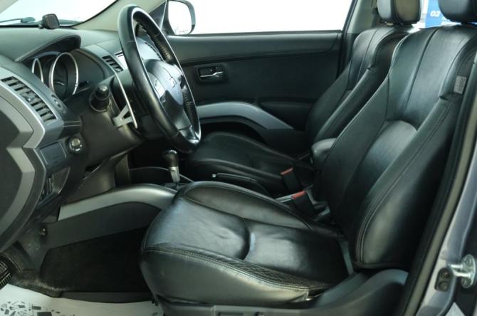 Mitsubishi Outlander II Рестайлинг с пробегом 2010 года, цена 1 369 000 рублей, 348000 км, внедорожник, Автокод Объявления