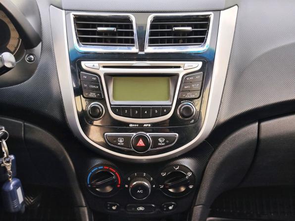 Hyundai Solaris I с пробегом 2013 года, цена 730 000 рублей, 128900 км, седан, Автокод Объявления