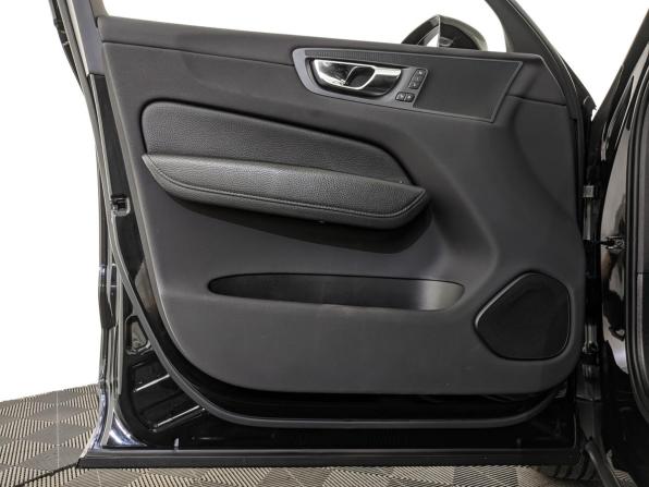 Volvo XC60 II Рестайлинг с пробегом 2021 года, цена 4 260 000 рублей, 77055 км, внедорожник, Автокод Объявления