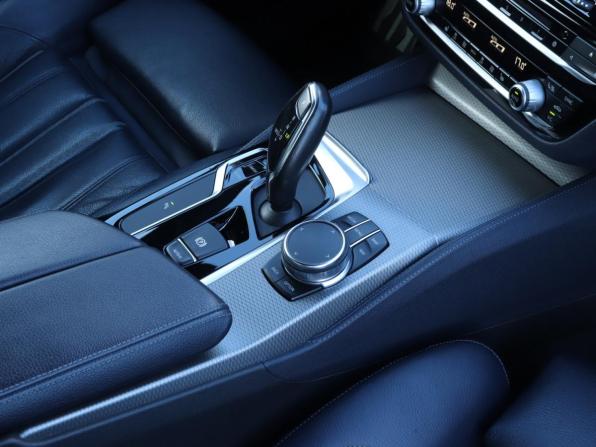 BMW 5 серии VII (G30/G31/G38) с пробегом 2018 года, цена 3 890 000 рублей, 82620 км, седан, Автокод Объявления