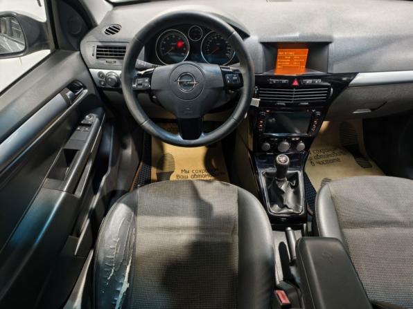 Opel Astra H Рестайлинг с пробегом 2008 года, цена 401 000 рублей, 223933 км, седан, Автокод Объявления