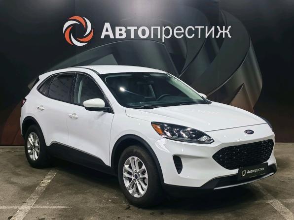Ford Escape IV с пробегом 2021 года, цена 2 100 000 рублей, 62370 км, внедорожник, Автокод Объявления