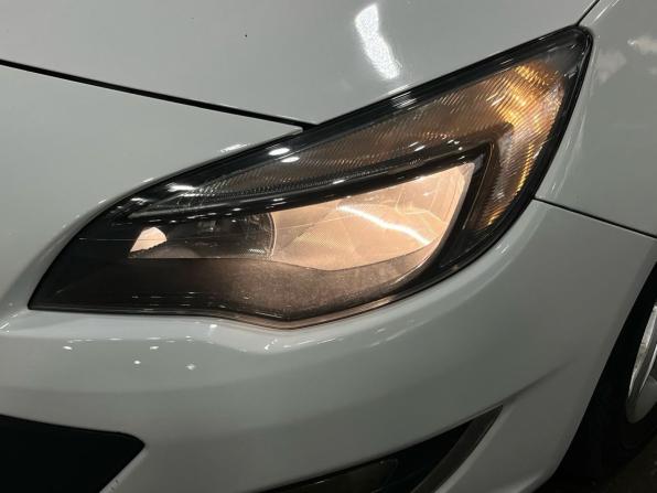 Opel Astra J Рестайлинг с пробегом 2013 года, цена 640 000 рублей, 134267 км, хэтчбек, Автокод Объявления