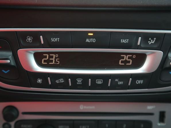 Renault Fluence I Рестайлинг с пробегом 2013 года, цена 618 000 рублей, 174700 км, седан, Автокод Объявления